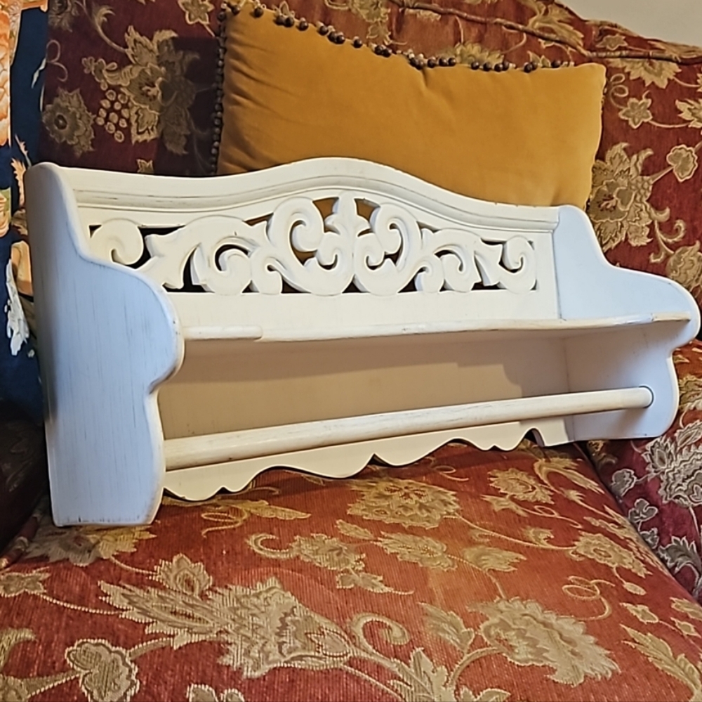 White Painted Farmhouse Cottage Carved Wood Display Shelf W/ Bar 23L×6.25w×10h